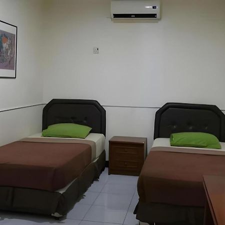 Mahadria Hotel Serang Exterior photo