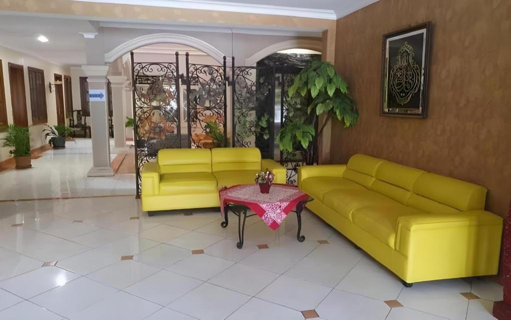 Mahadria Hotel Serang Exterior photo