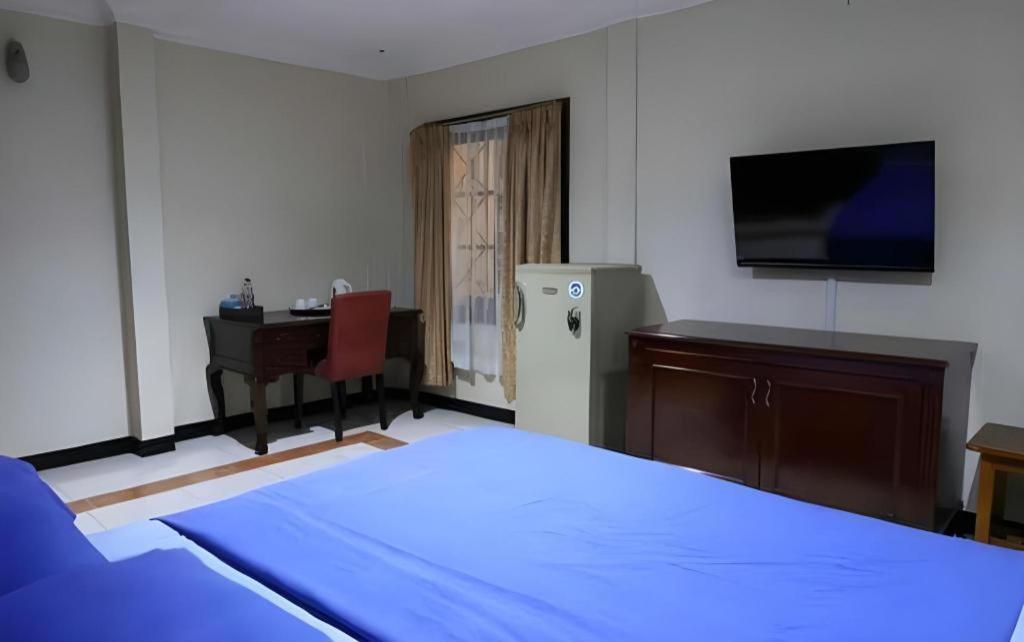 Mahadria Hotel Serang Exterior photo