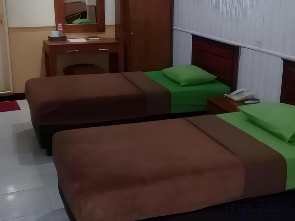Mahadria Hotel Serang Exterior photo